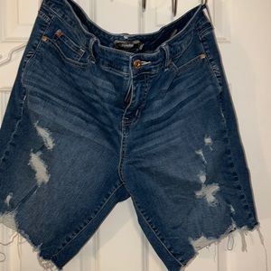 Torrid 22 boy cut jean shorts super comfy